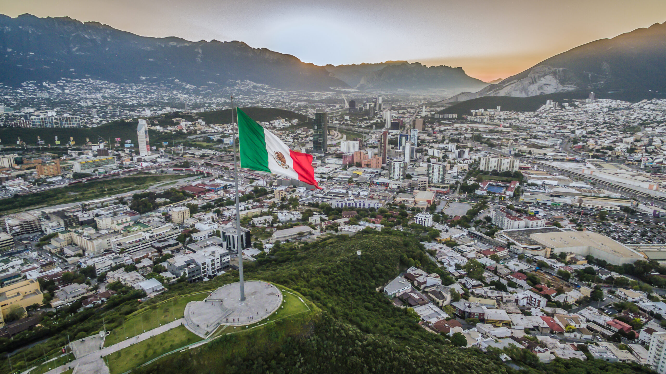 Mirador Asta Bandera Nuevo Le n
